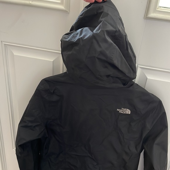 North face rain jacket - Picture 2 of 6